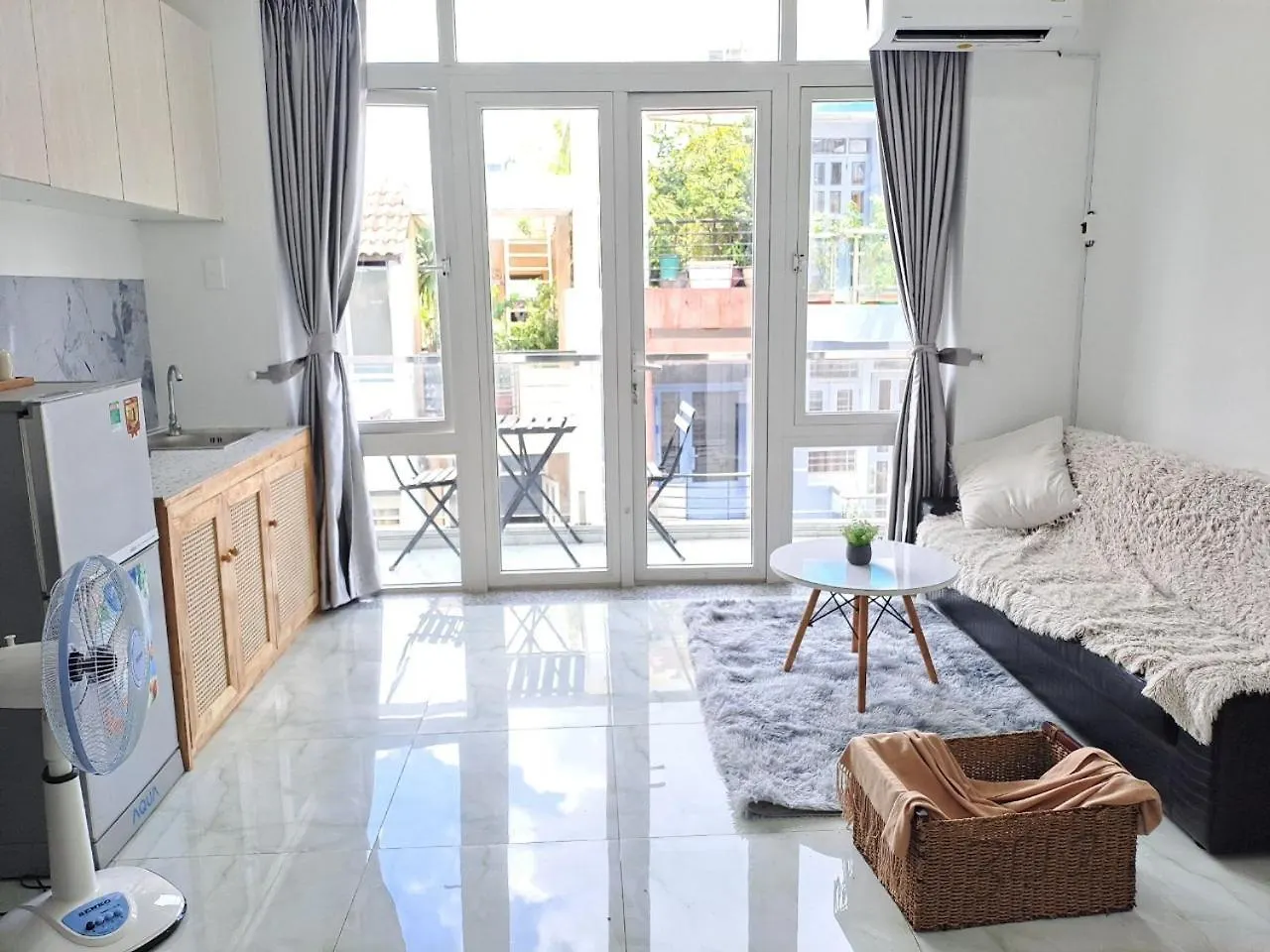 Hotel Cozy Studio At Hai Ba Trung St., Dist 3 Near Tan Dinh Market Ho Chi Minh City Vietnam